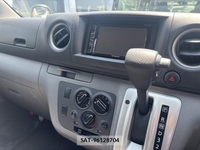 Nissan NV350 Caravan 2019-04 8222812-9