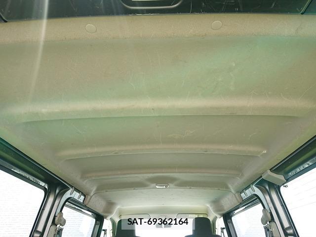 Nissan NV350 Caravan 2020-10 8224686-12