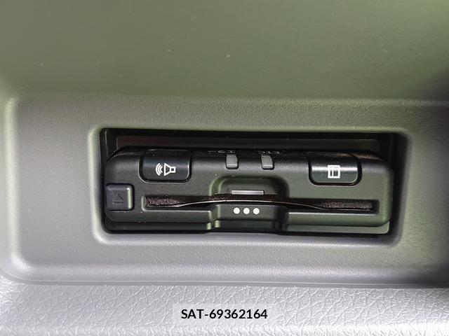 Nissan NV350 Caravan 2020-10 8224686-14