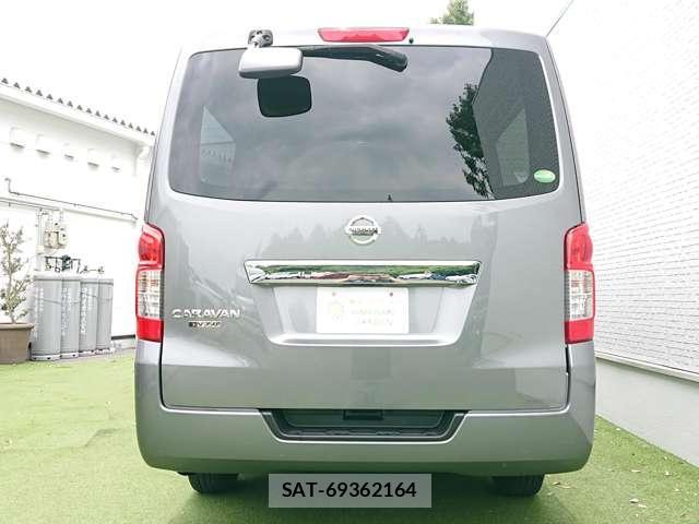 Nissan NV350 Caravan 2020-10 8224686-17