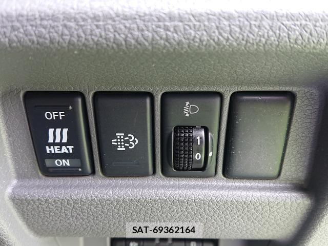 Nissan NV350 Caravan 2020-10 8224686-7