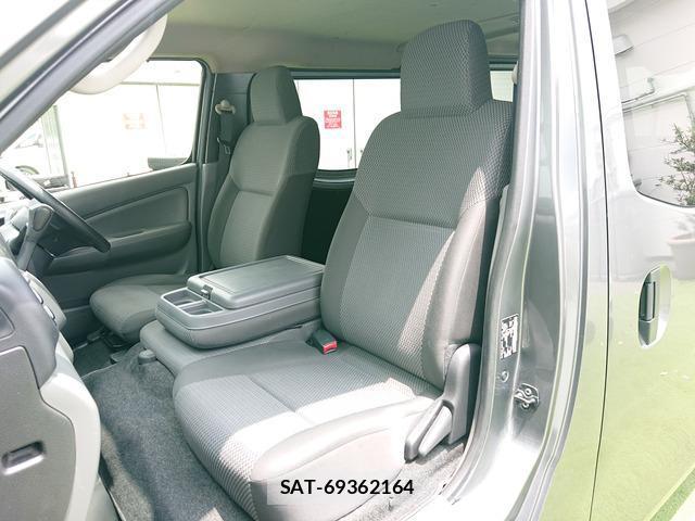 Nissan NV350 Caravan 2020-10 8224686-9