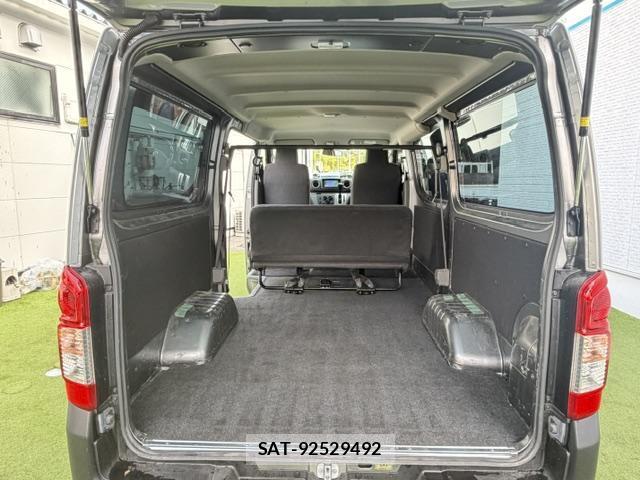 Nissan NV350 Caravan 2021-05 8224698-11