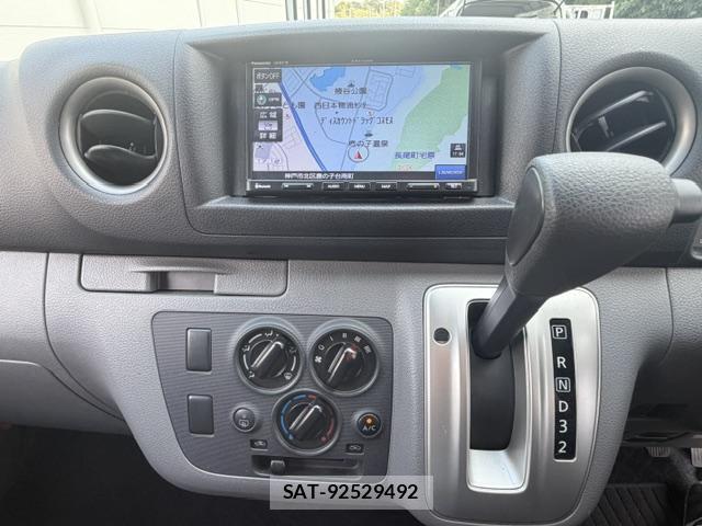 Nissan NV350 Caravan 2021-05 8224698-13