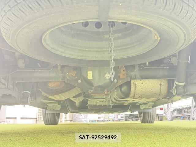Nissan NV350 Caravan 2021-05 8224698-8