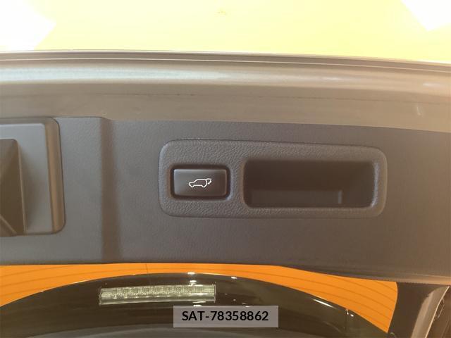 Lexus NX 2015-03 8216209-14