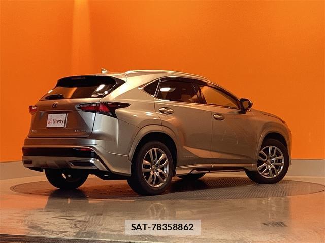 Lexus NX 2015-03 8216209-4