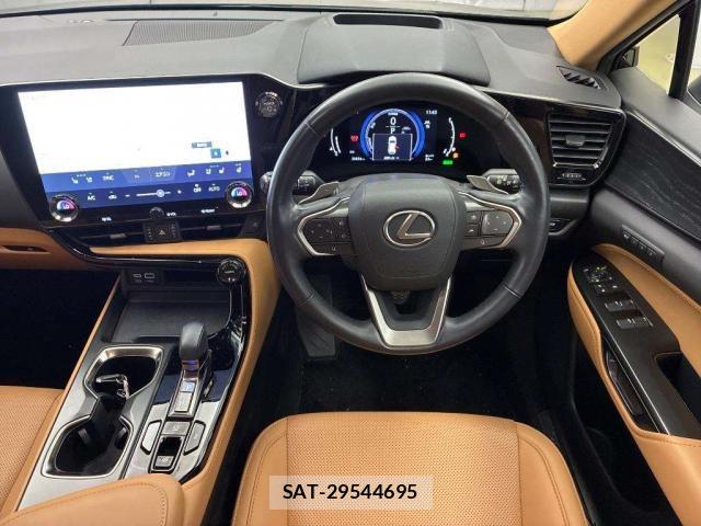 Lexus NX 2023-07 8216400-2