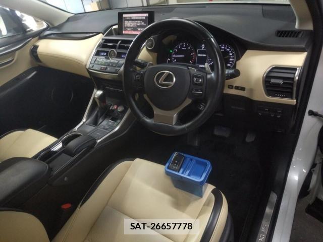 Lexus NX 2017-02 8217067-2