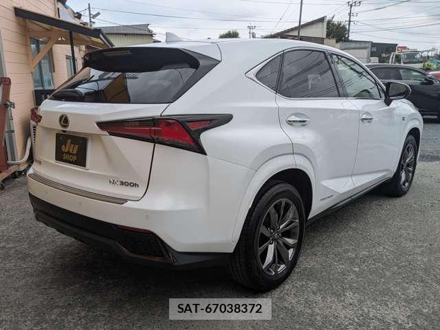Lexus NX 2019-01 8219267-1