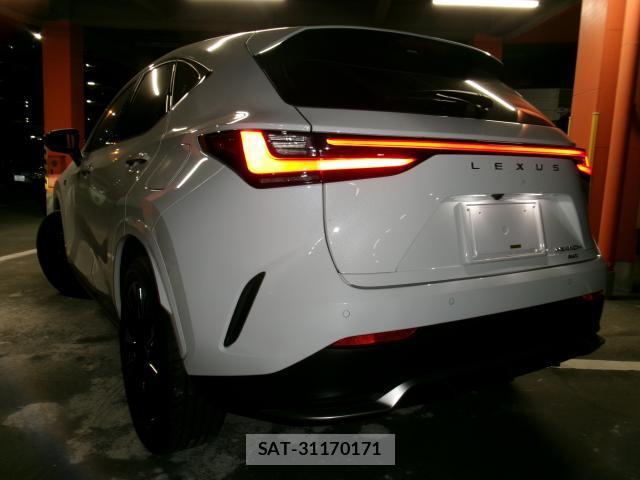 Lexus NX 2023-02 8220063-1