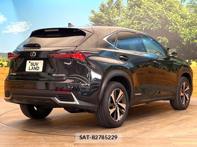 Lexus NX 2021-06 8220355-16