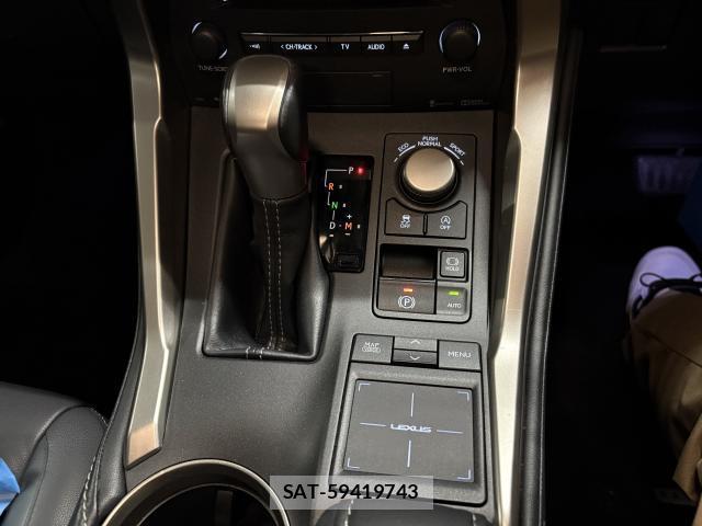 Lexus NX 2015-08 8223336-16