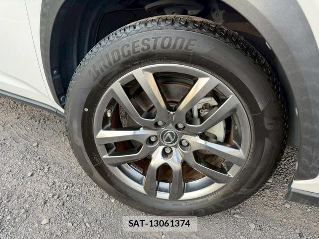 Lexus NX 2017-11 8223800-16