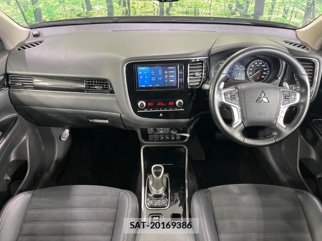 Mitsubishi OUTLANDER PHEV 2020-01 8216672-1