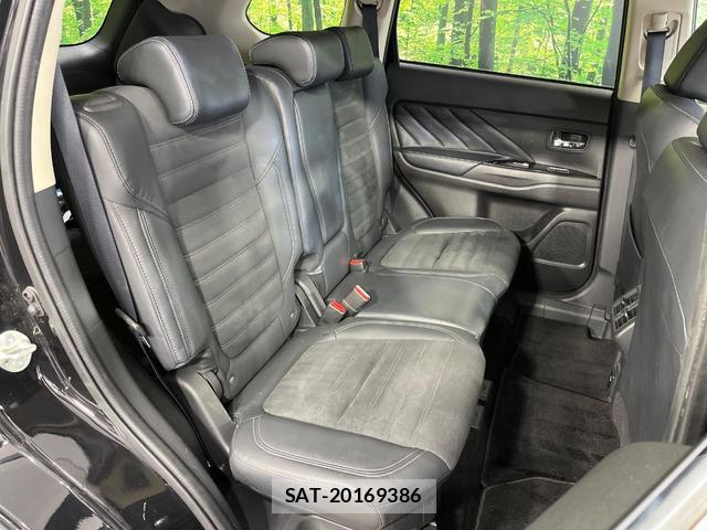 Mitsubishi OUTLANDER PHEV 2020-01 8216672-9