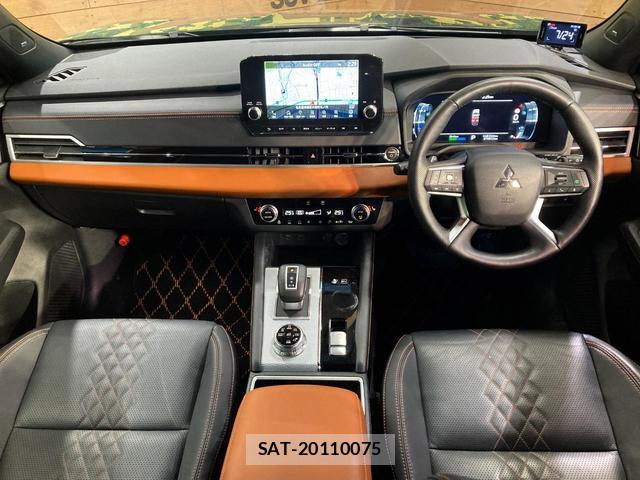Mitsubishi OUTLANDER PHEV 2022-03 8217313-1