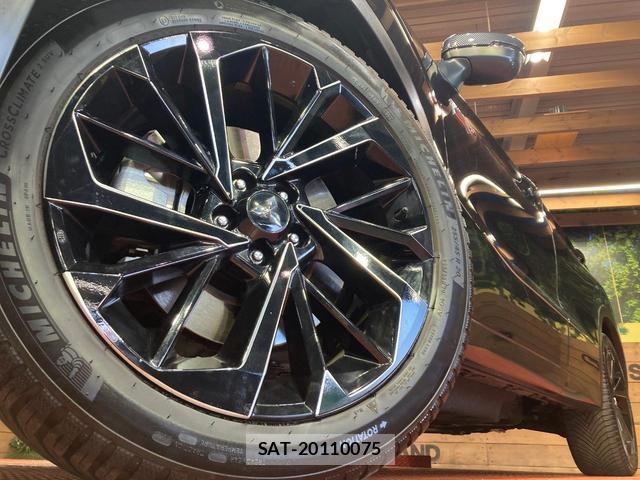 Mitsubishi OUTLANDER PHEV 2022-03 8217313-12