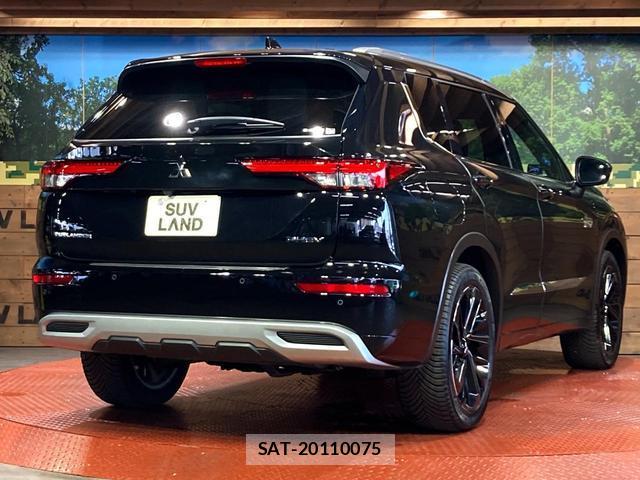 Mitsubishi OUTLANDER PHEV 2022-03 8217313-16
