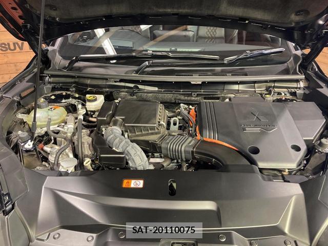 Mitsubishi OUTLANDER PHEV 2022-03 8217313-17