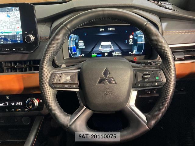 Mitsubishi OUTLANDER PHEV 2022-03 8217313-6