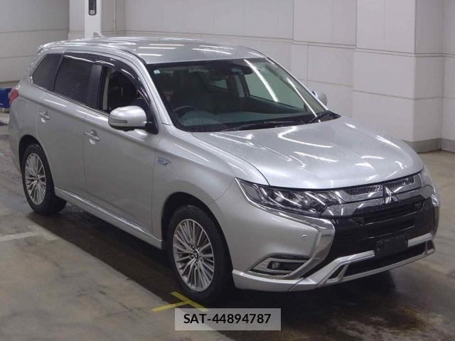 Mitsubishi OUTLANDER PHEV 2021-06 8217515-0