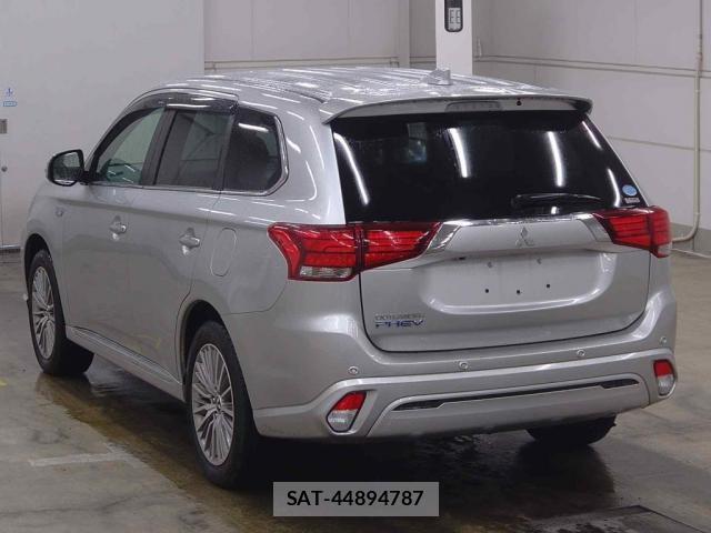 Mitsubishi OUTLANDER PHEV 2021-06 8217515-1