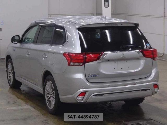 Mitsubishi OUTLANDER PHEV 2021-06 8217515-4