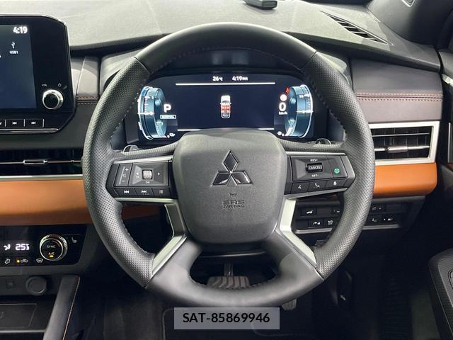 Mitsubishi OUTLANDER PHEV 2023-05 8219085-10