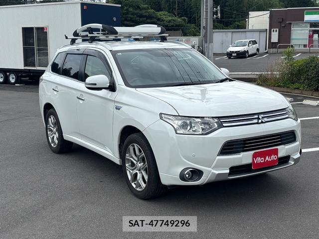 Mitsubishi OUTLANDER PHEV 2014-12 8219236-1