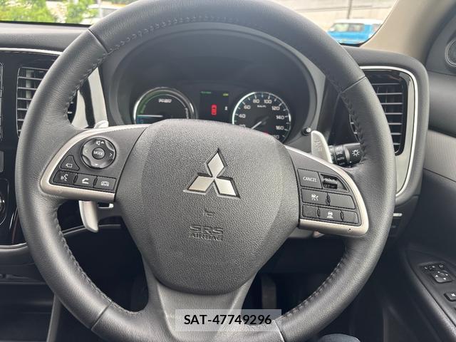Mitsubishi OUTLANDER PHEV 2014-12 8219236-19