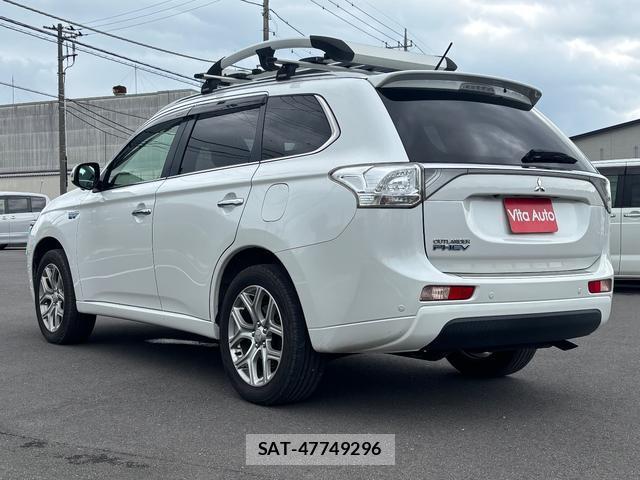 Mitsubishi OUTLANDER PHEV 2014-12 8219236-4