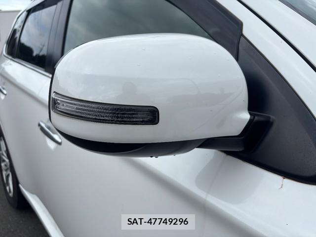 Mitsubishi OUTLANDER PHEV 2014-12 8219236-5