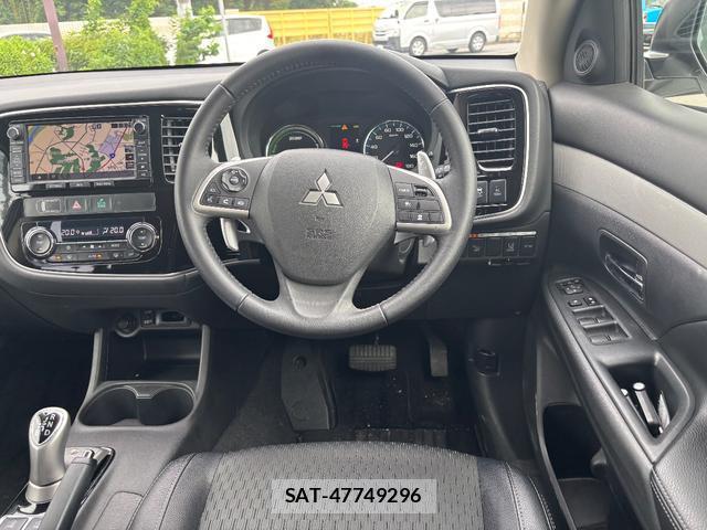 Mitsubishi OUTLANDER PHEV 2014-12 8219236-8