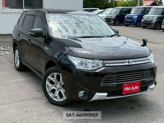 Mitsubishi OUTLANDER PHEV 2014-07 8219256-1