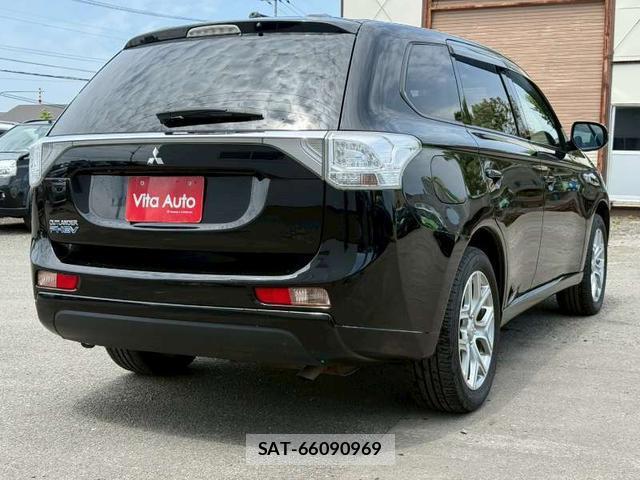 Mitsubishi OUTLANDER PHEV 2014-07 8219256-10