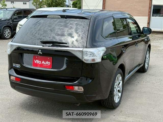 Mitsubishi OUTLANDER PHEV 2014-07 8219256-13