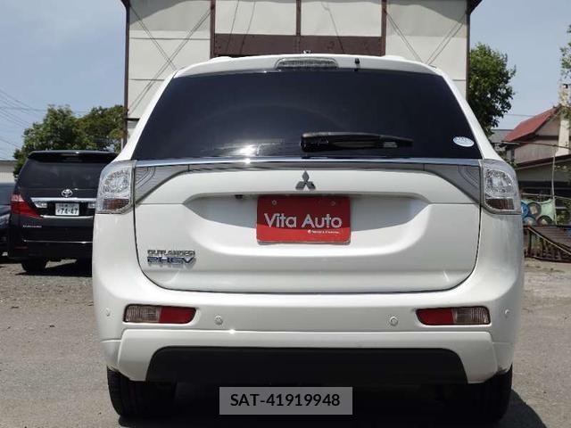 Mitsubishi OUTLANDER PHEV 2013-12 8219258-10