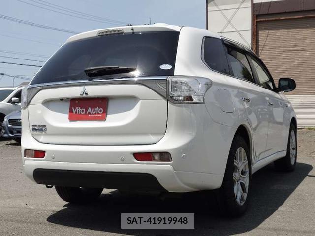 Mitsubishi OUTLANDER PHEV 2013-12 8219258-12