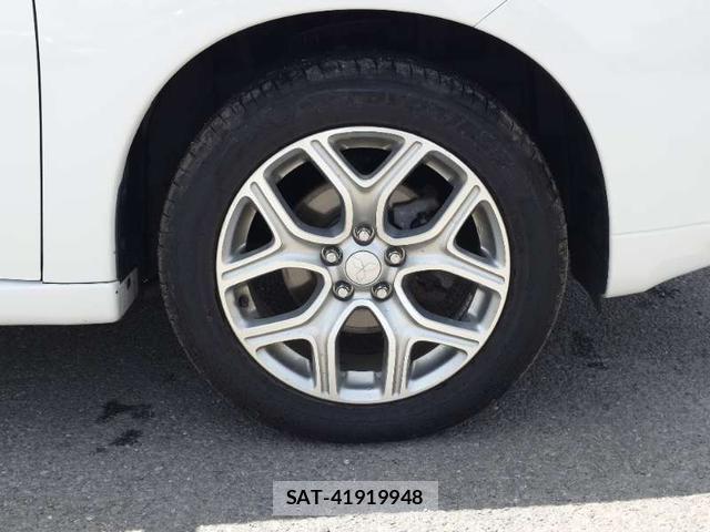 Mitsubishi OUTLANDER PHEV 2013-12 8219258-15