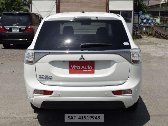 Mitsubishi OUTLANDER PHEV 2013-12 8219258-3