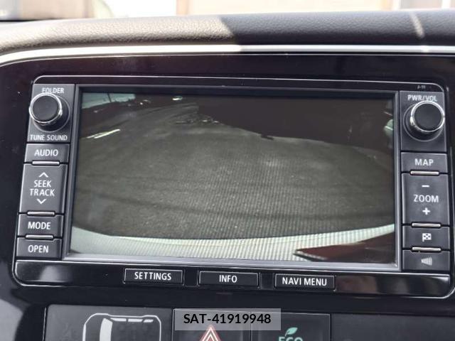 Mitsubishi OUTLANDER PHEV 2013-12 8219258-8