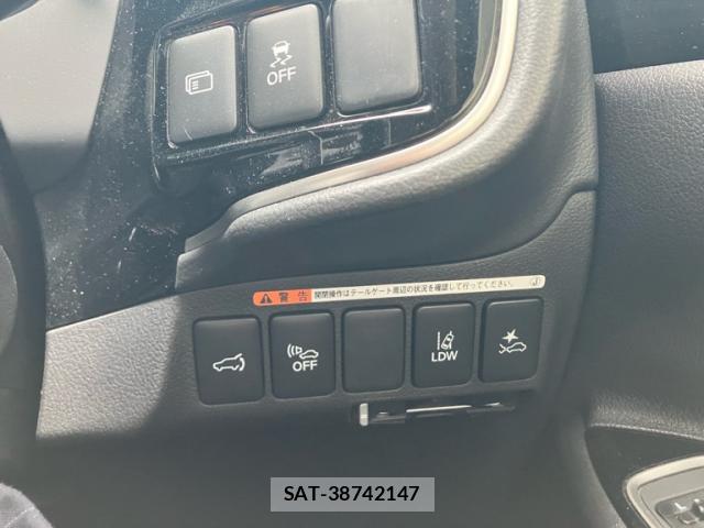 Mitsubishi OUTLANDER PHEV 2017-08 8219623-11