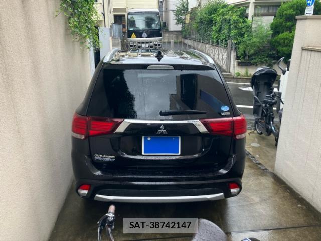 Mitsubishi OUTLANDER PHEV 2017-08 8219623-2