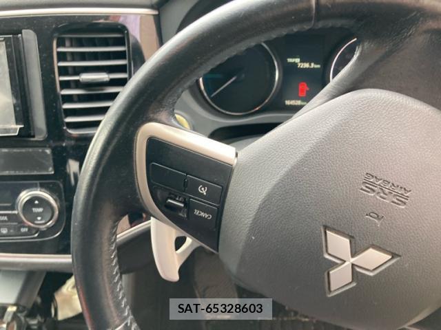 Mitsubishi OUTLANDER PHEV 2014-06 8219797-18