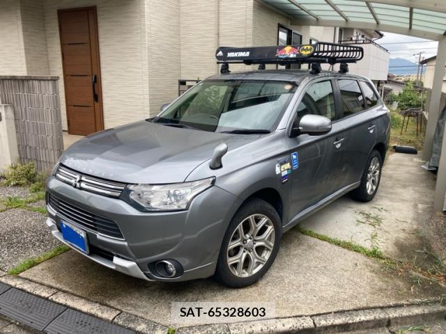 Mitsubishi OUTLANDER PHEV 2014-06 8219797-2