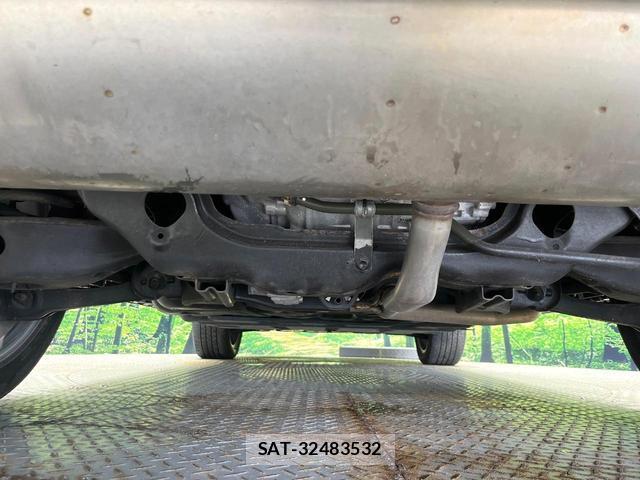 Mitsubishi OUTLANDER PHEV 2023-07 8221088-18