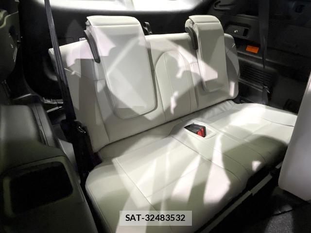 Mitsubishi OUTLANDER PHEV 2023-07 8221088-9