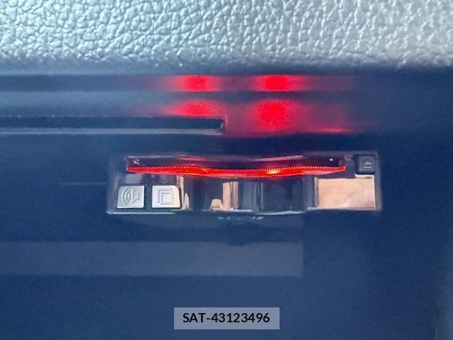 Mitsubishi OUTLANDER PHEV 2018-10 8222693-13