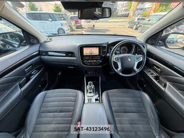 Mitsubishi OUTLANDER PHEV 2018-10 8222693-5
